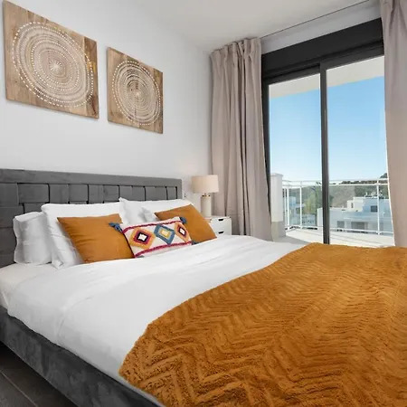 Cala De Mijas 2 Bedroom With Parking And Pool