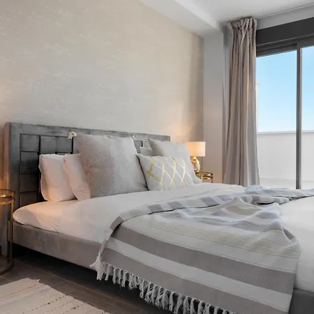 Cala De Mijas 2 Bedroom With Parking And Pool Apartment