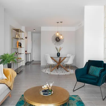Cala De Mijas 2 Bedroom With Parking And Pool דירה לה קאלה דה מיחאס
