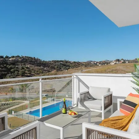 Apartment Cala De Mijas 2 Bedroom With Parking And Pool